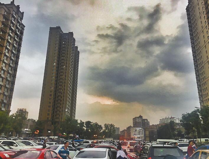 昨市區(qū)僅為小雨量級 濟(jì)南近140次“地閃”賞雨尤需防雷